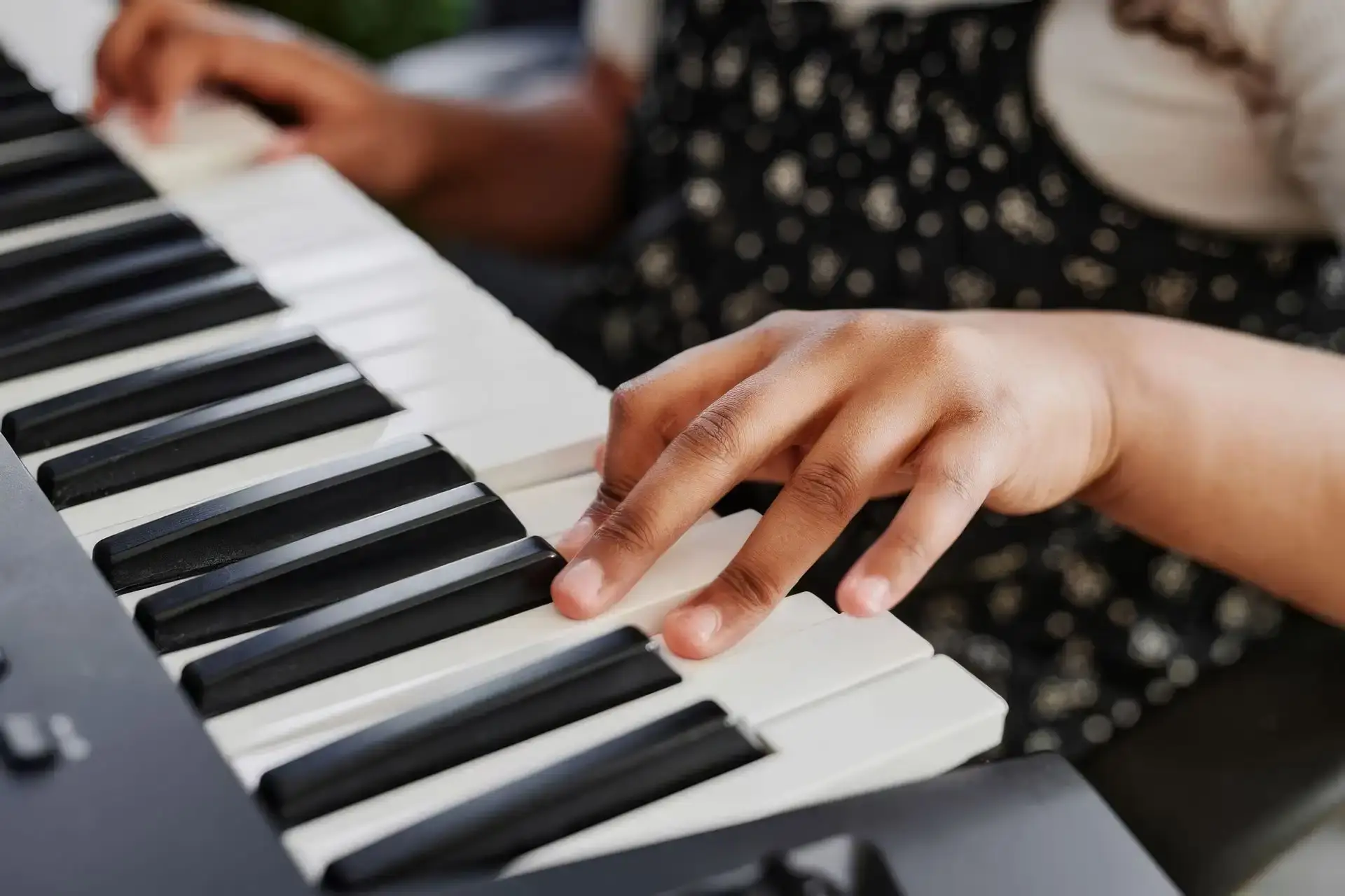 Avoid Collapsing Fingers at the Piano… for Good